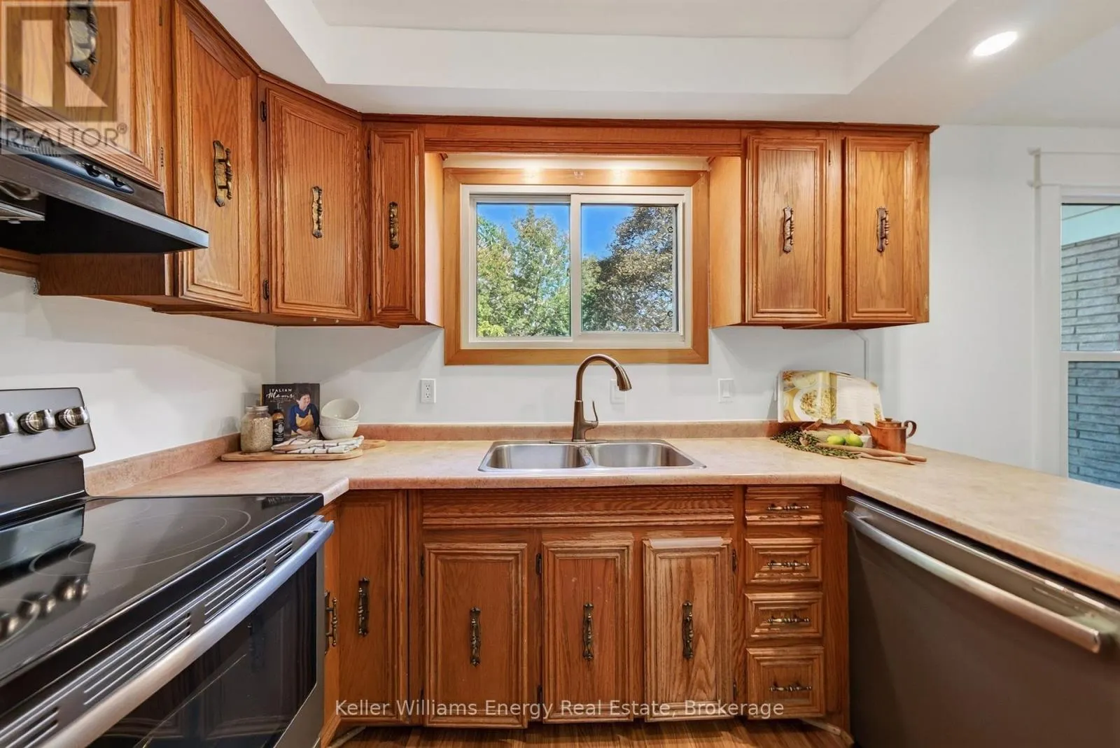28 BRIARWOOD CRESCENT