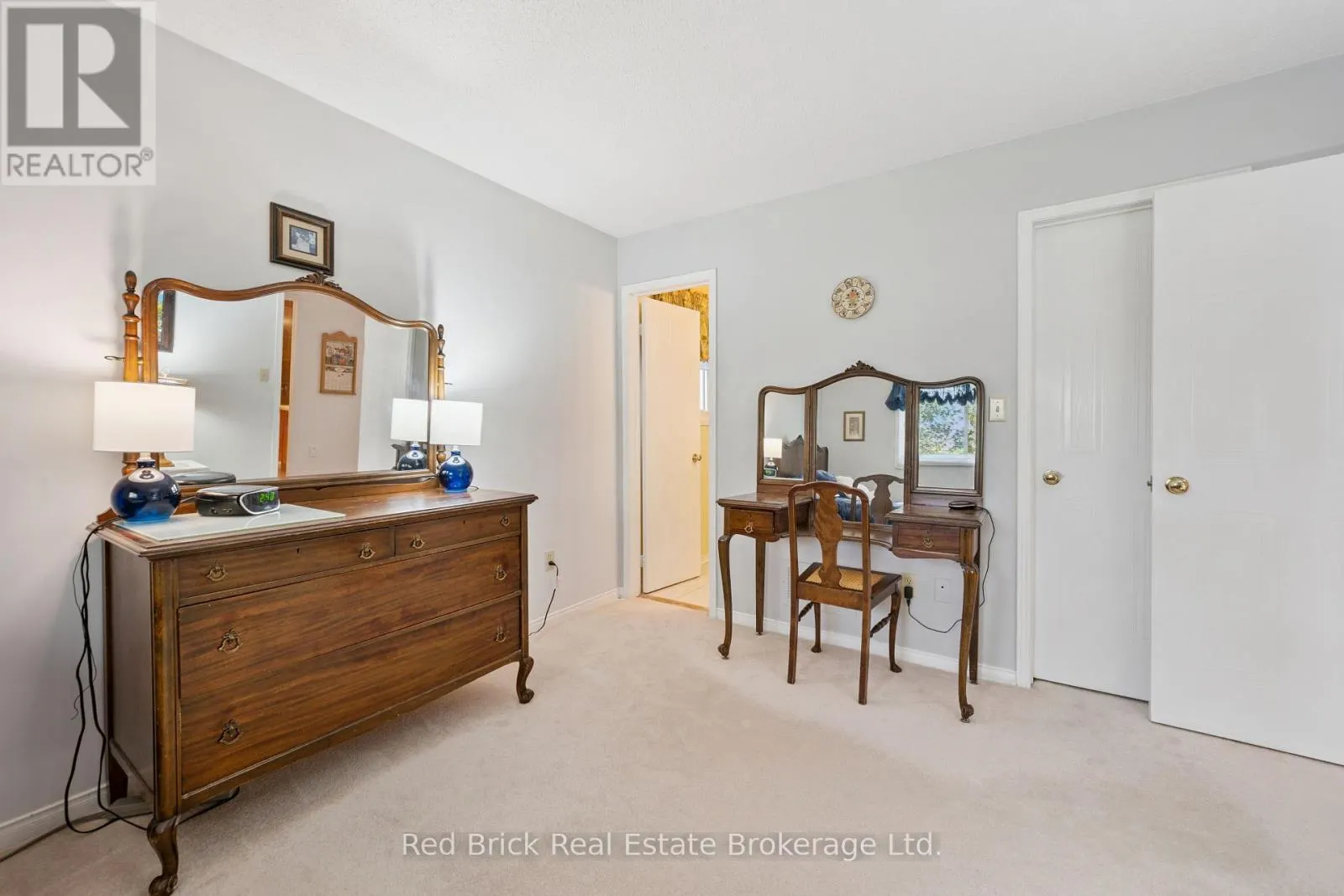744 WOODHILL DRIVE