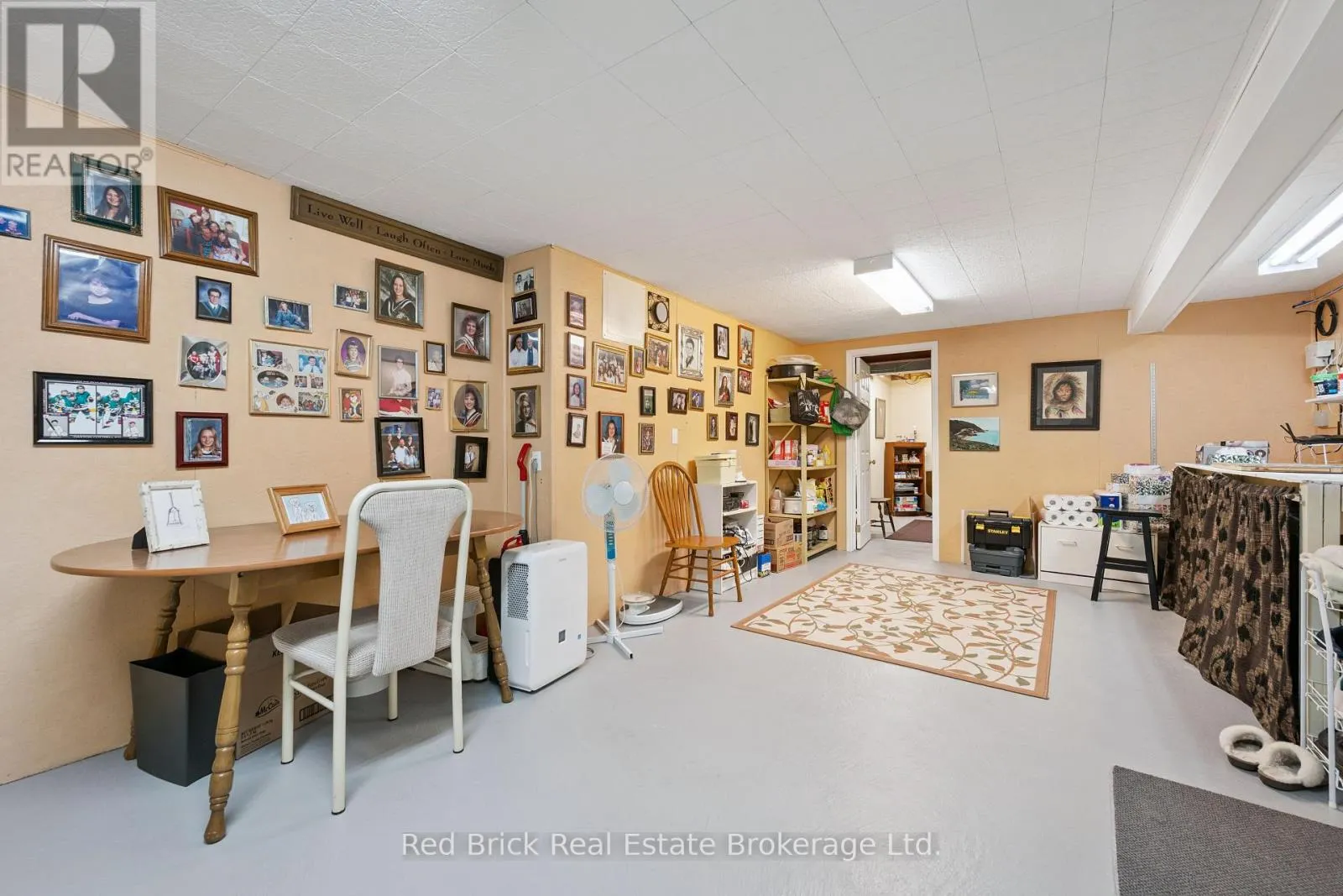 744 WOODHILL DRIVE