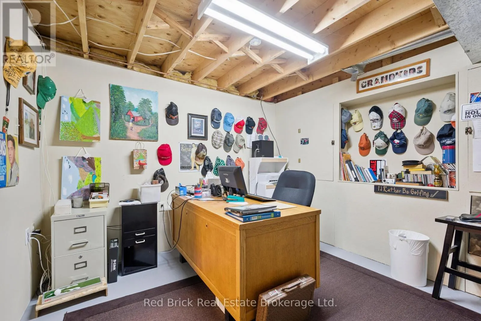 744 WOODHILL DRIVE