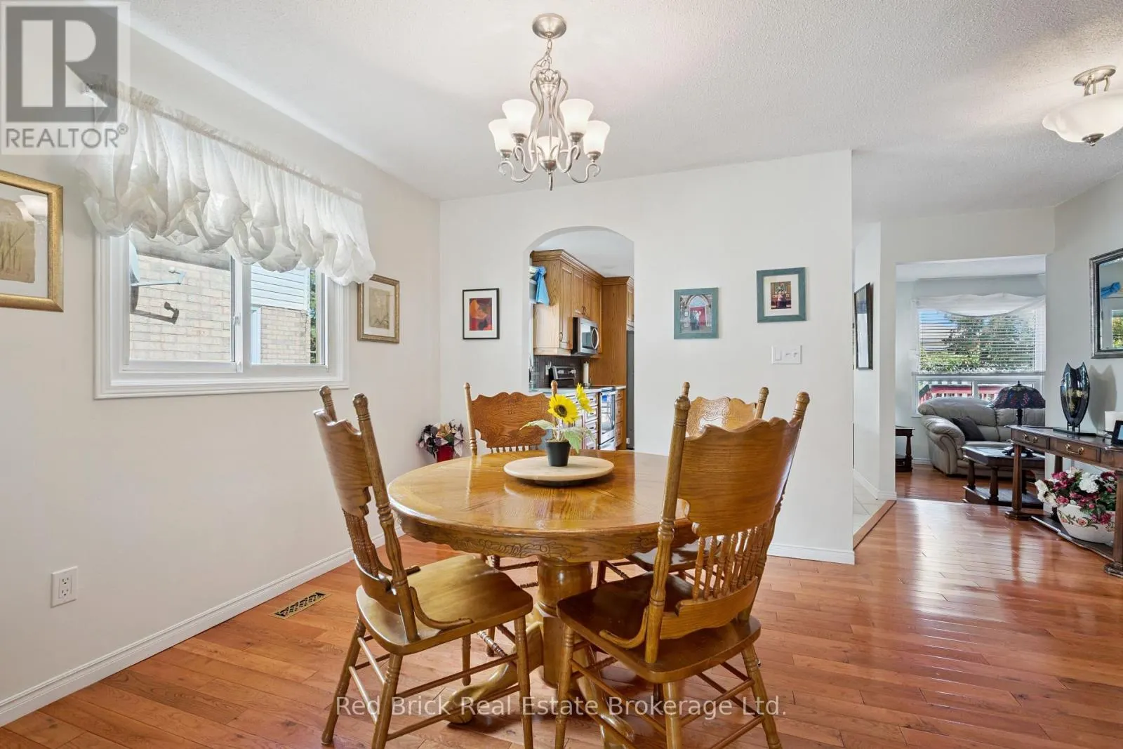 744 WOODHILL DRIVE
