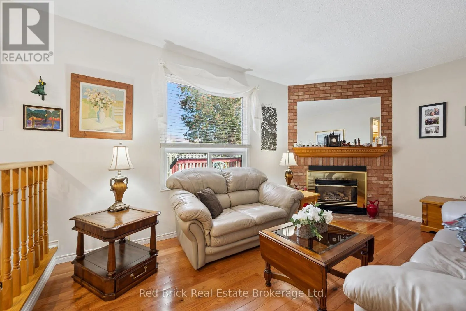 744 WOODHILL DRIVE