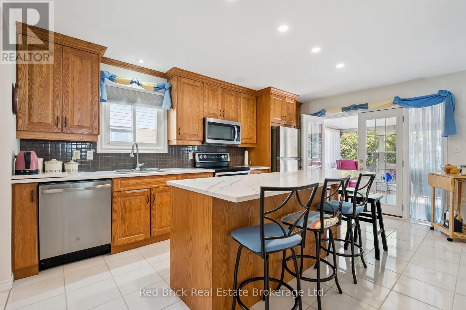 744 WOODHILL DRIVE
