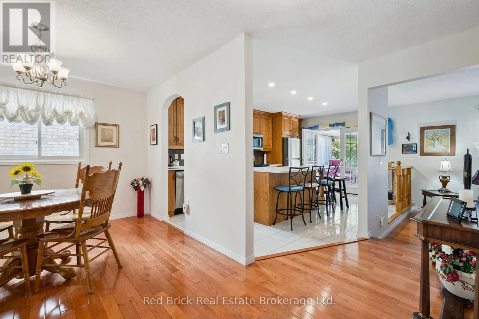 744 WOODHILL DRIVE