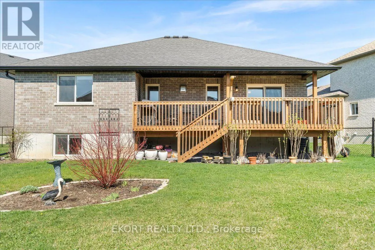 64 FARMINGTON CRESCENT