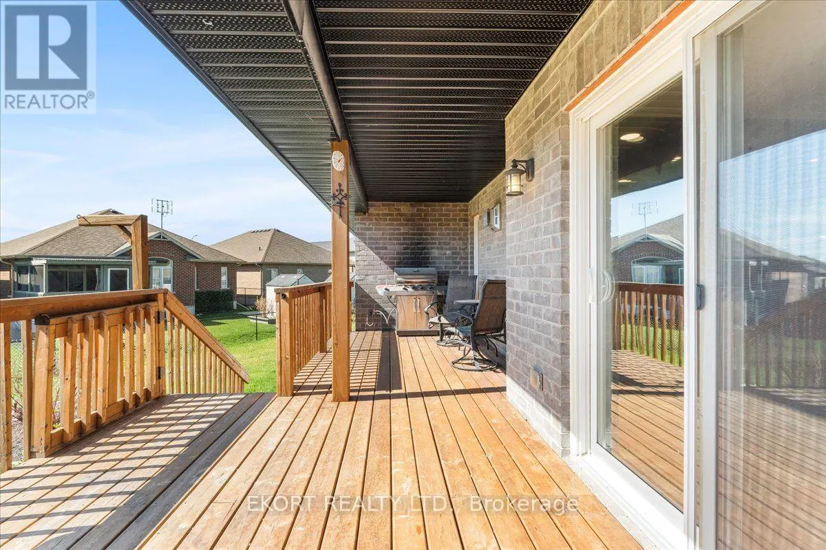 64 FARMINGTON CRESCENT