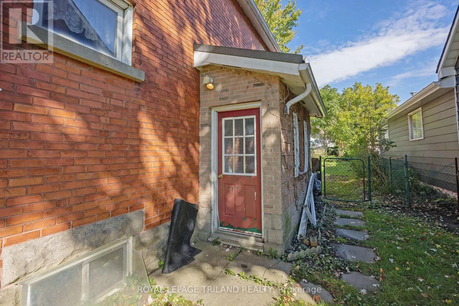 22 HEMLOCK STREET