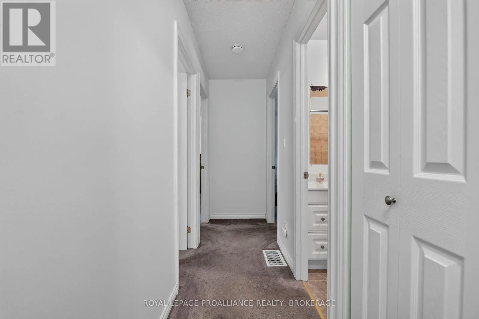 900 NOTTINGHILL AVENUE