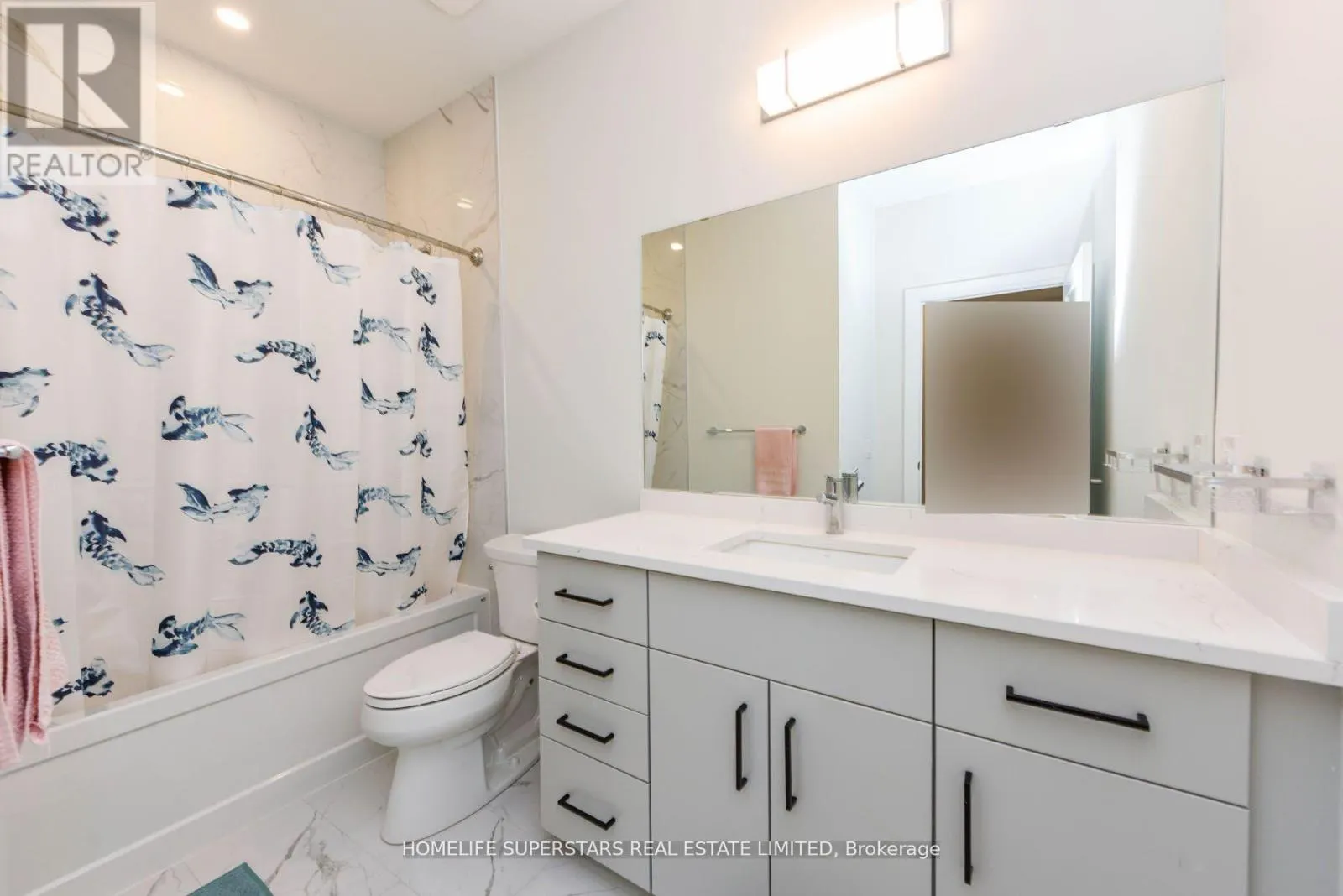 403 - 71 WYNDHAM STREET S