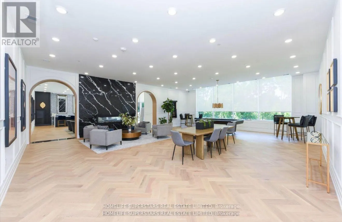 403 - 71 WYNDHAM STREET S