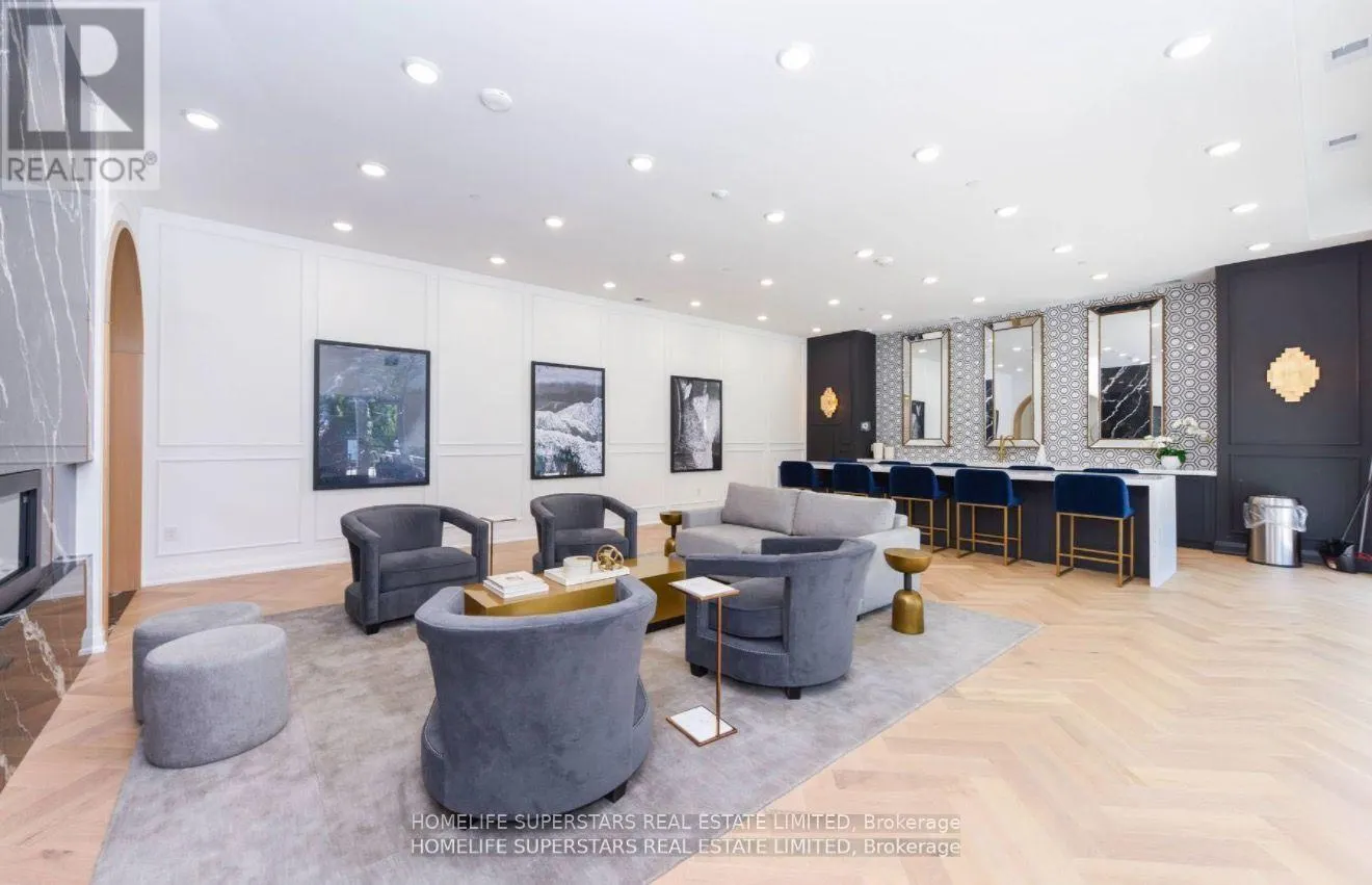 403 - 71 WYNDHAM STREET S