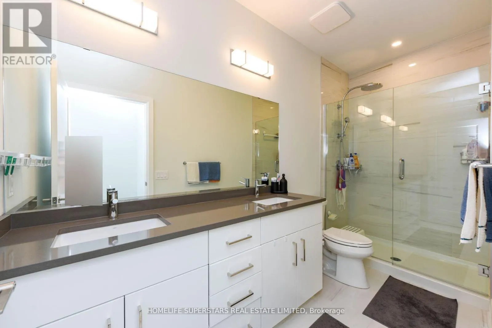 403 - 71 WYNDHAM STREET S