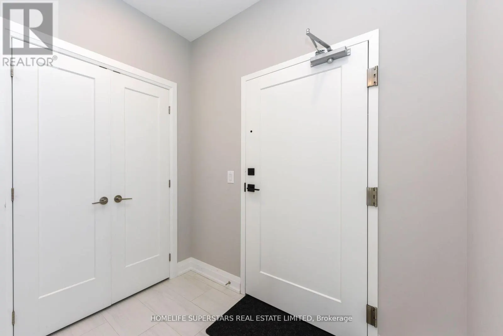403 - 71 WYNDHAM STREET S