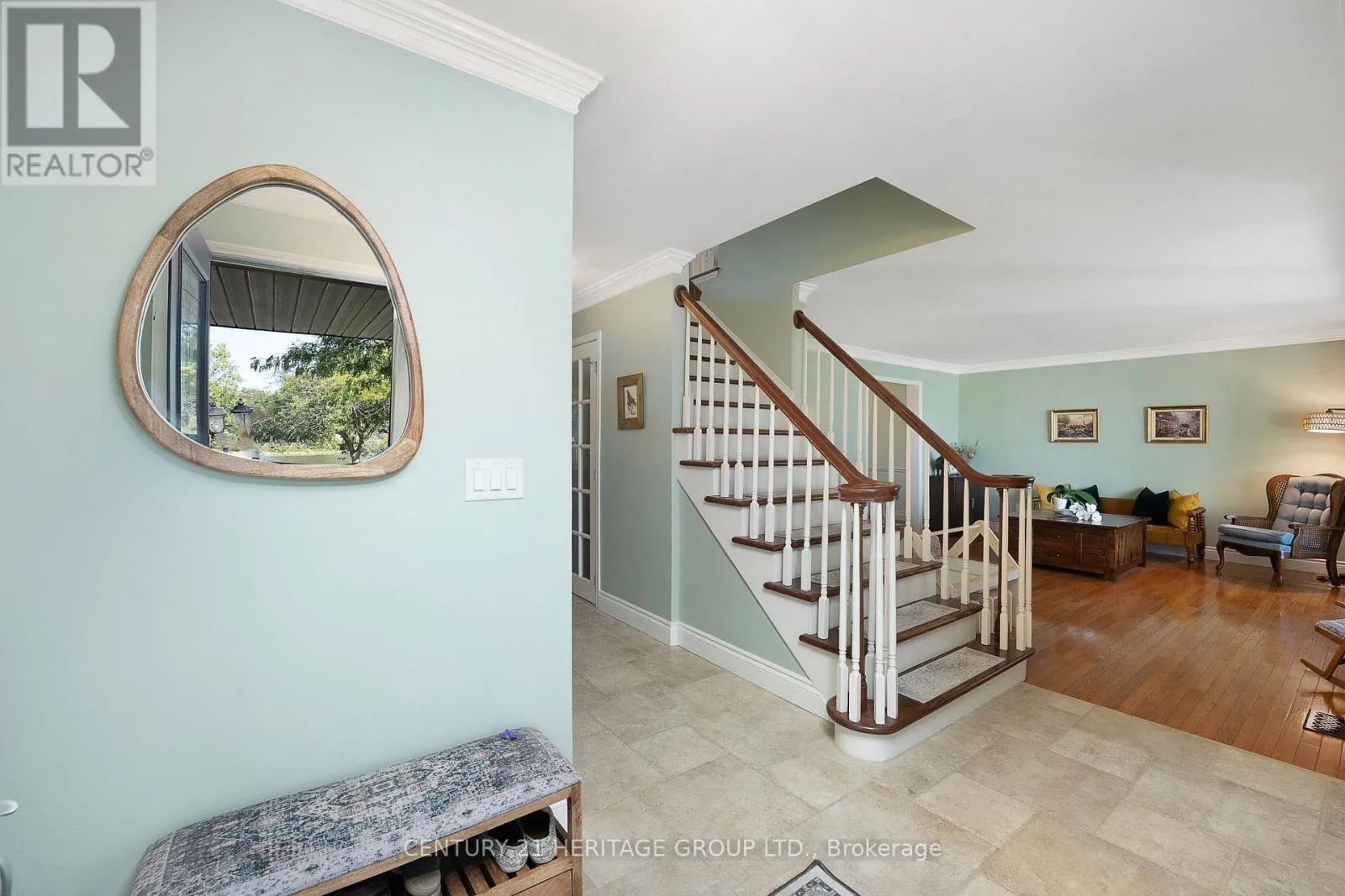 121 SOUTH RIVERVIEW DRIVE