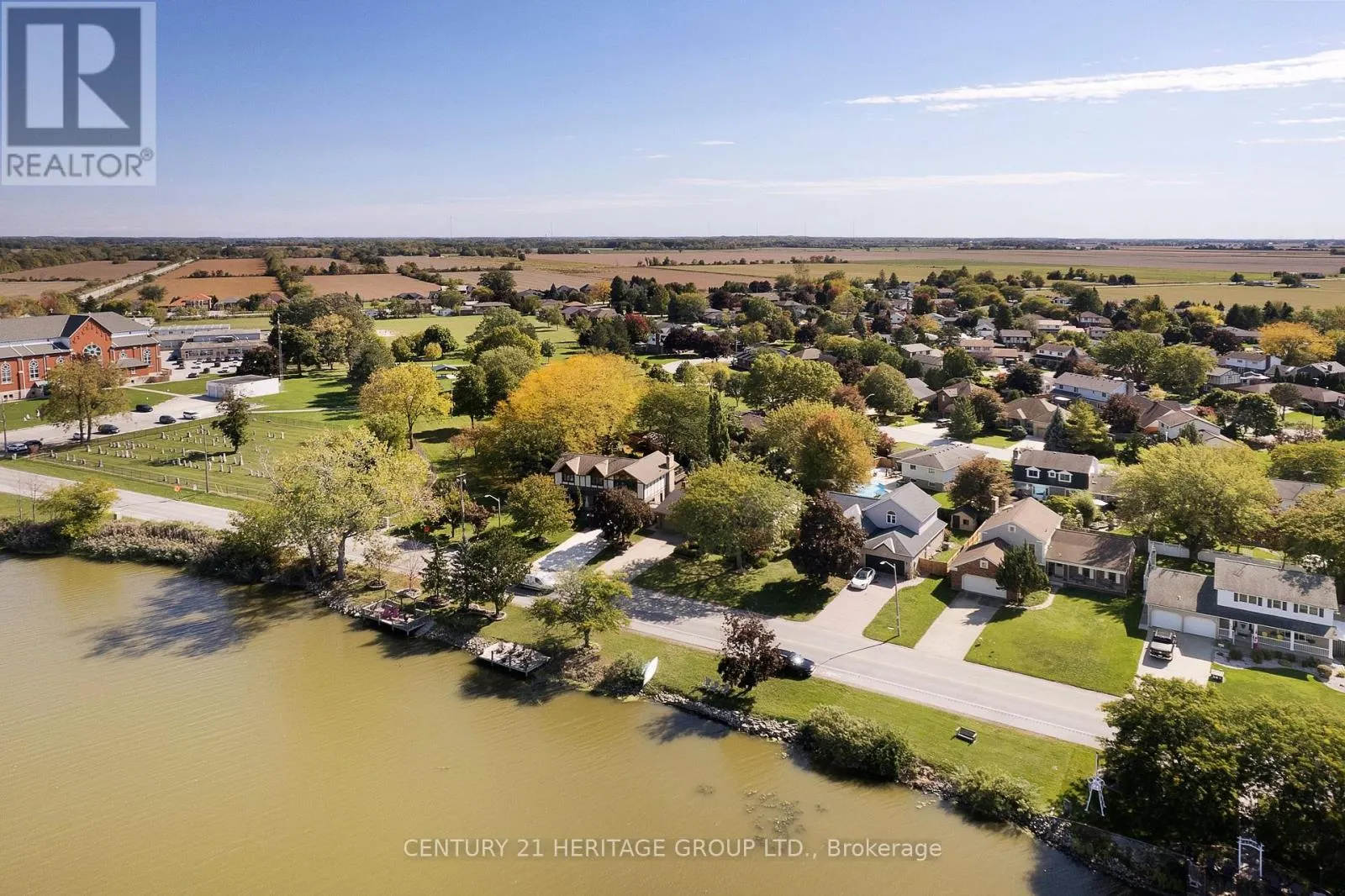 121 SOUTH RIVERVIEW DRIVE