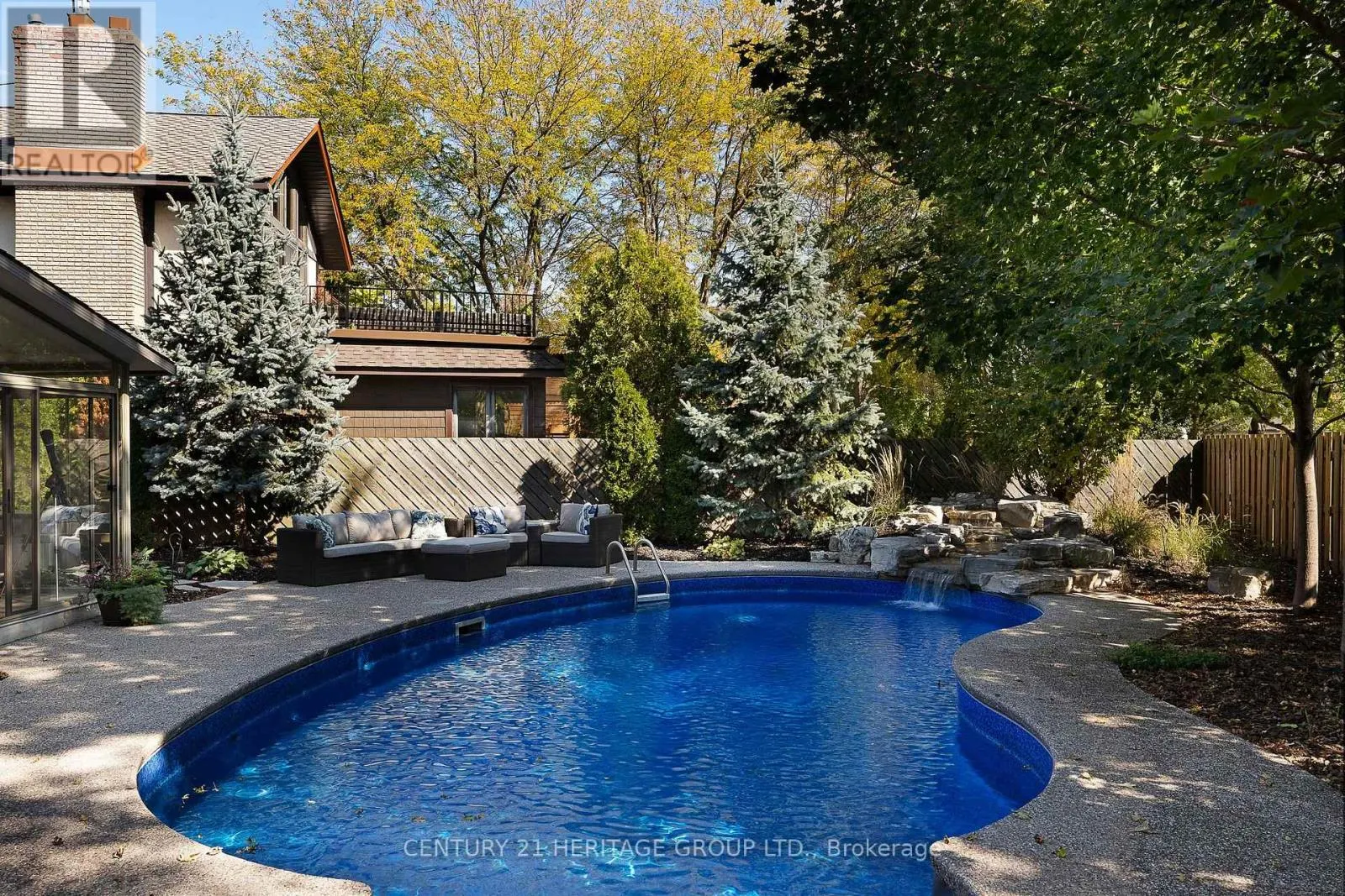 121 SOUTH RIVERVIEW DRIVE