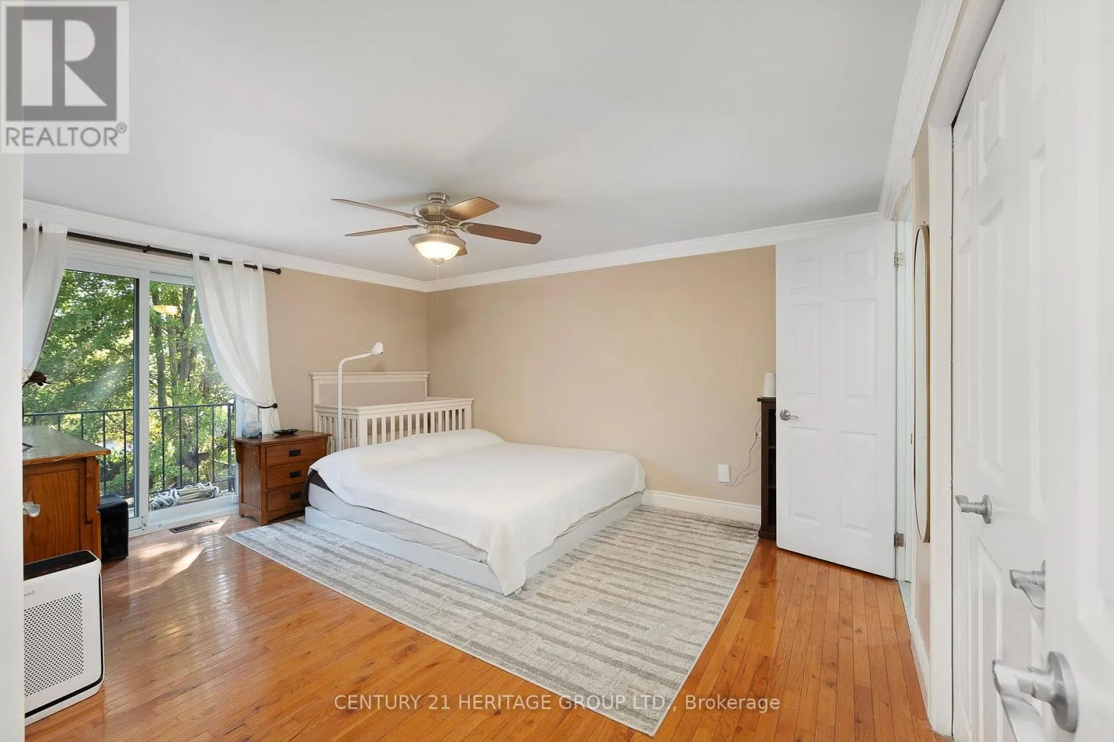 121 SOUTH RIVERVIEW DRIVE