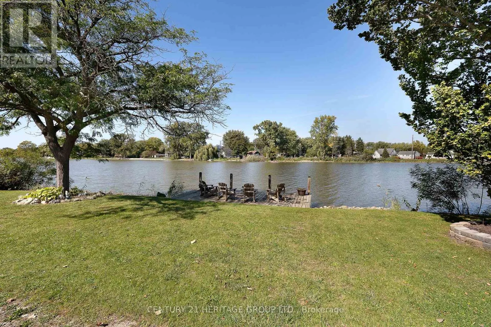 121 SOUTH RIVERVIEW DRIVE