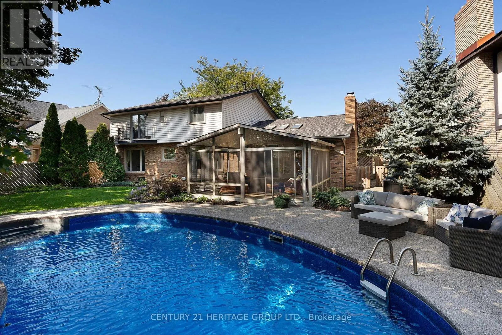 121 SOUTH RIVERVIEW DRIVE