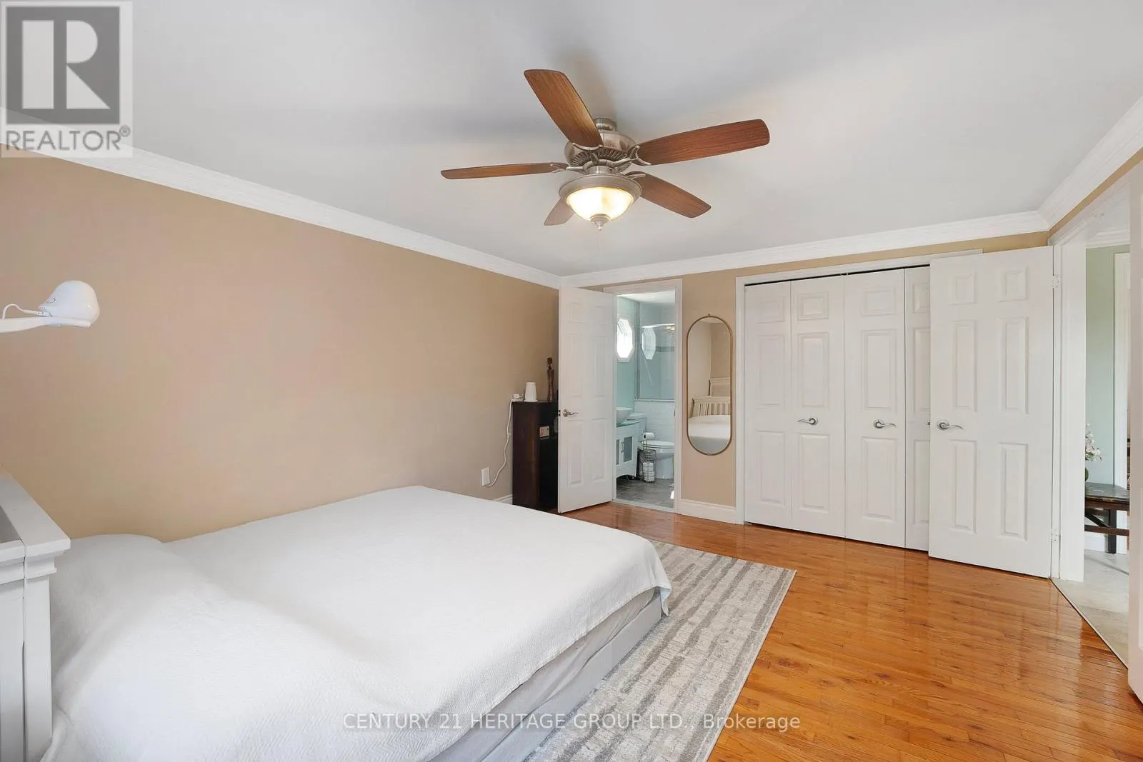 121 SOUTH RIVERVIEW DRIVE