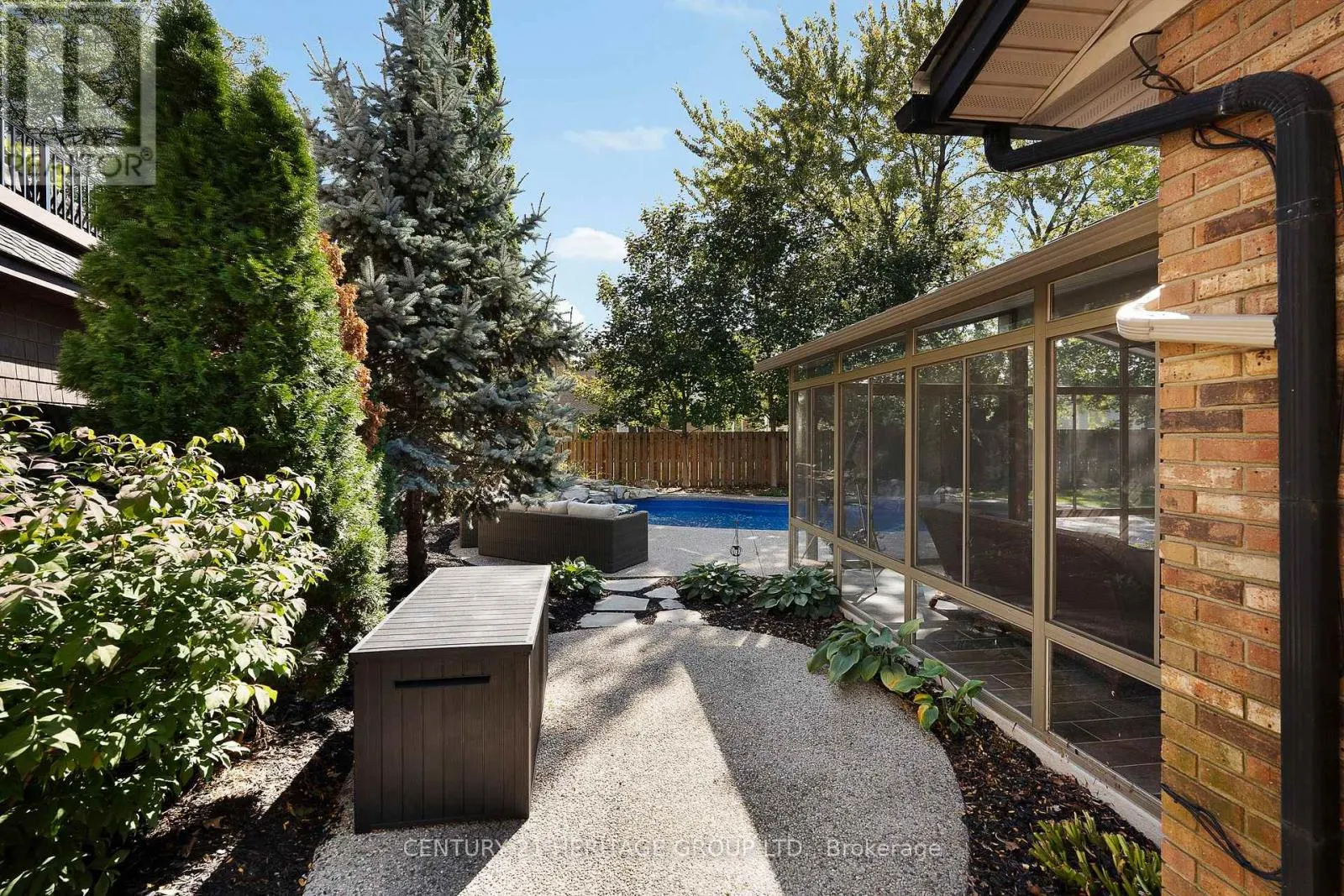 121 SOUTH RIVERVIEW DRIVE