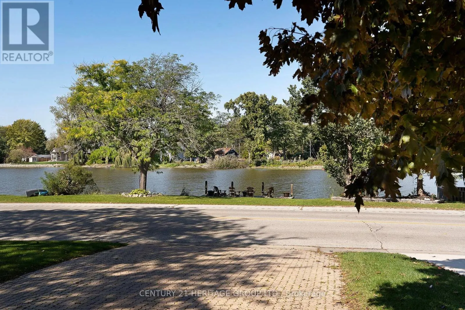 121 SOUTH RIVERVIEW DRIVE