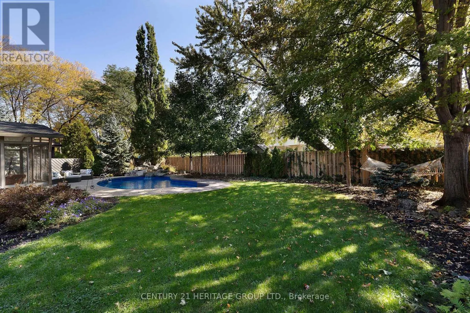 121 SOUTH RIVERVIEW DRIVE