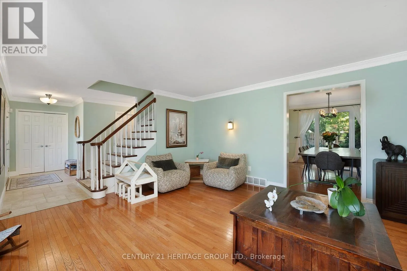 121 SOUTH RIVERVIEW DRIVE