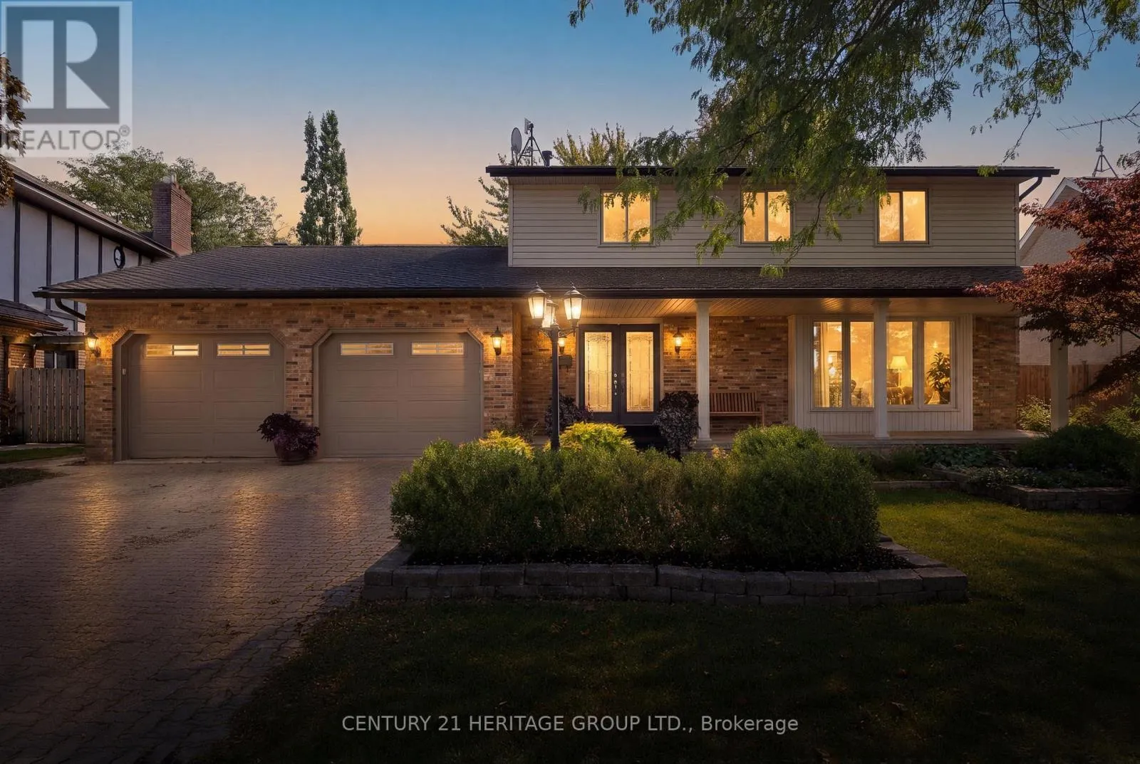 121 SOUTH RIVERVIEW DRIVE