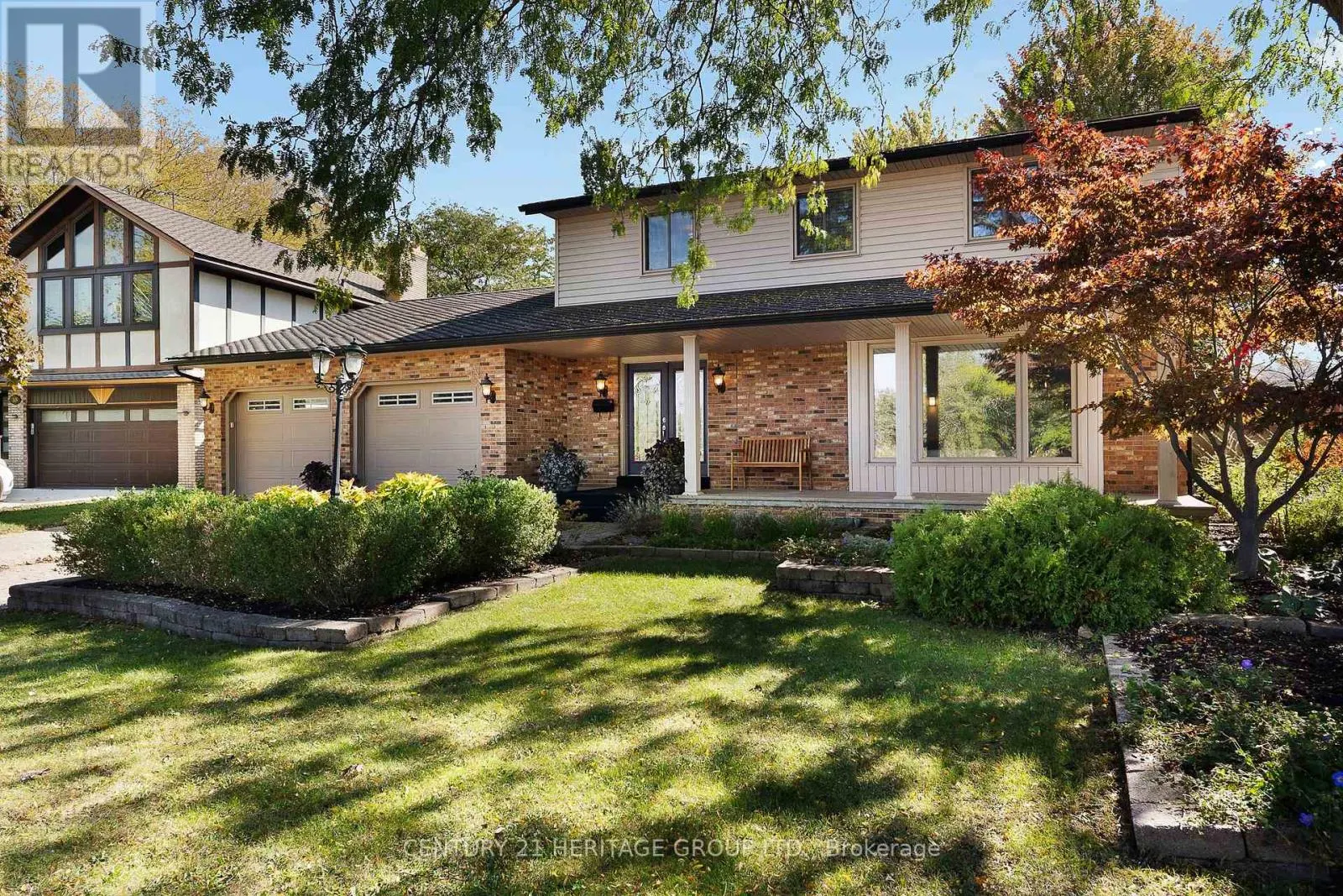 121 SOUTH RIVERVIEW DRIVE