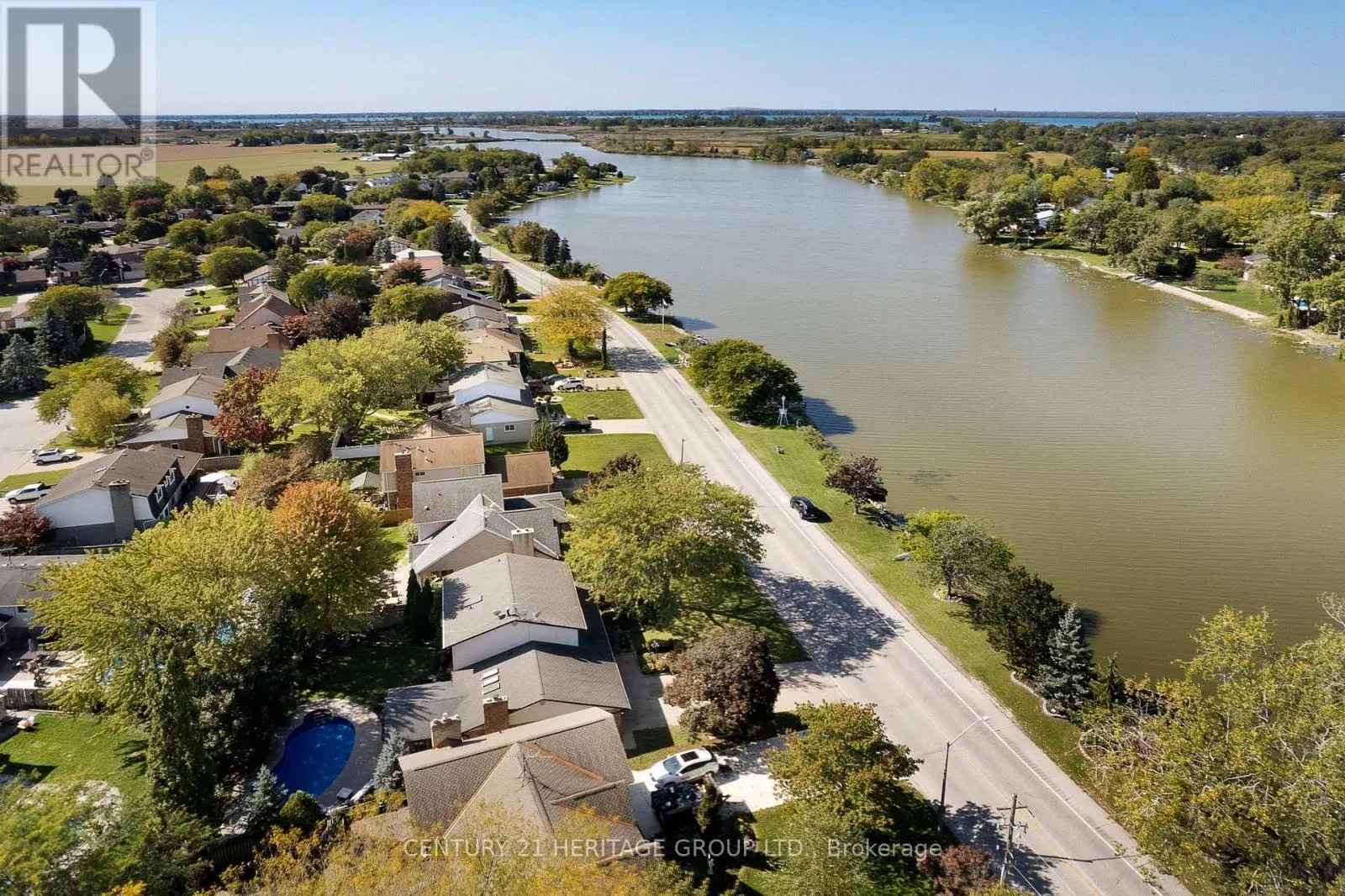 121 SOUTH RIVERVIEW DRIVE