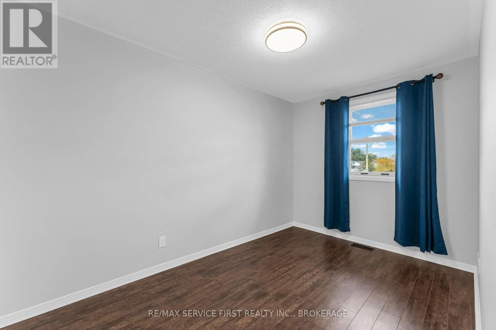 363 WATERLOO DRIVE