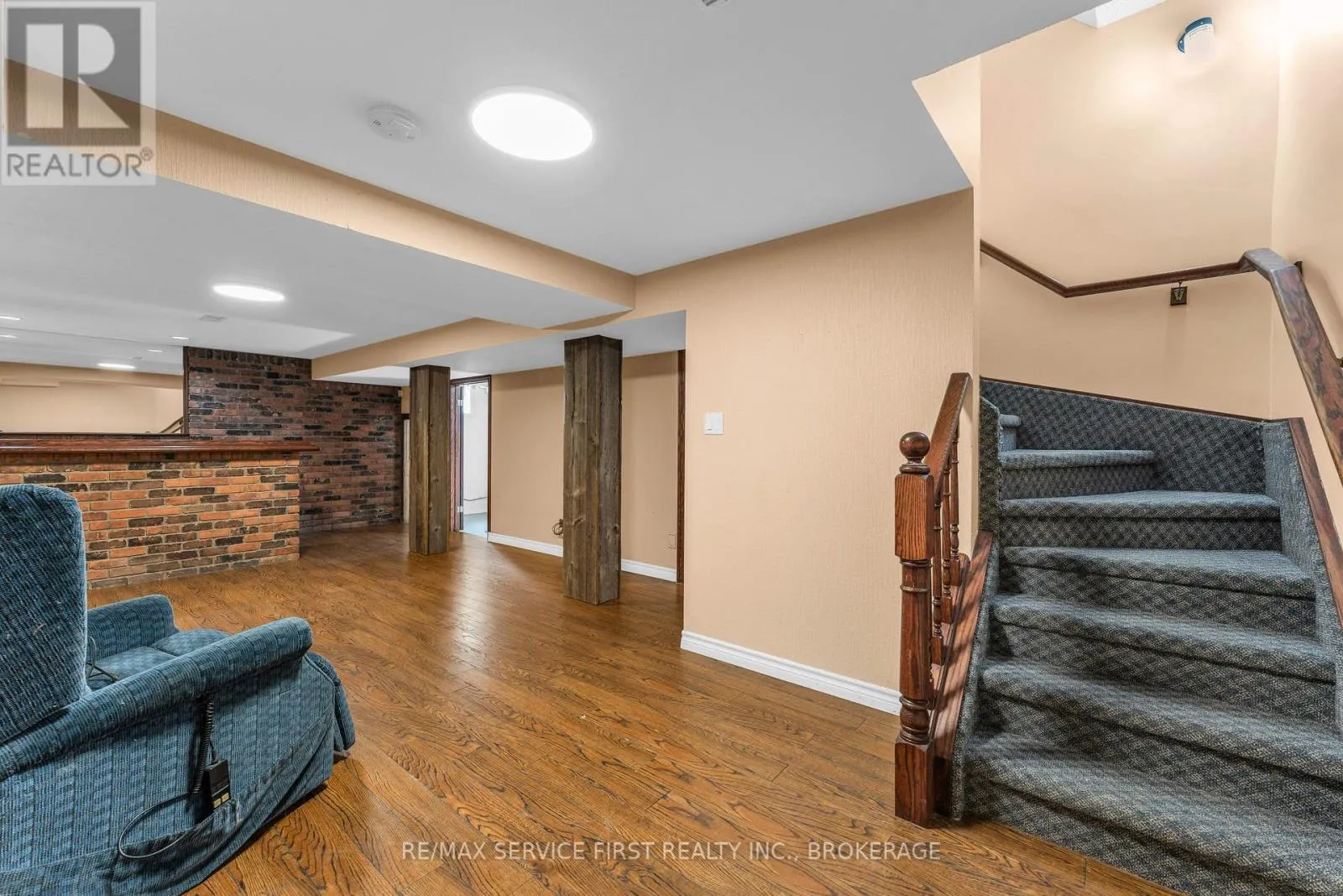 363 WATERLOO DRIVE