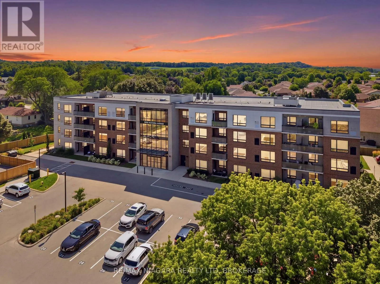405 - 3998 VICTORIA AVENUE #405