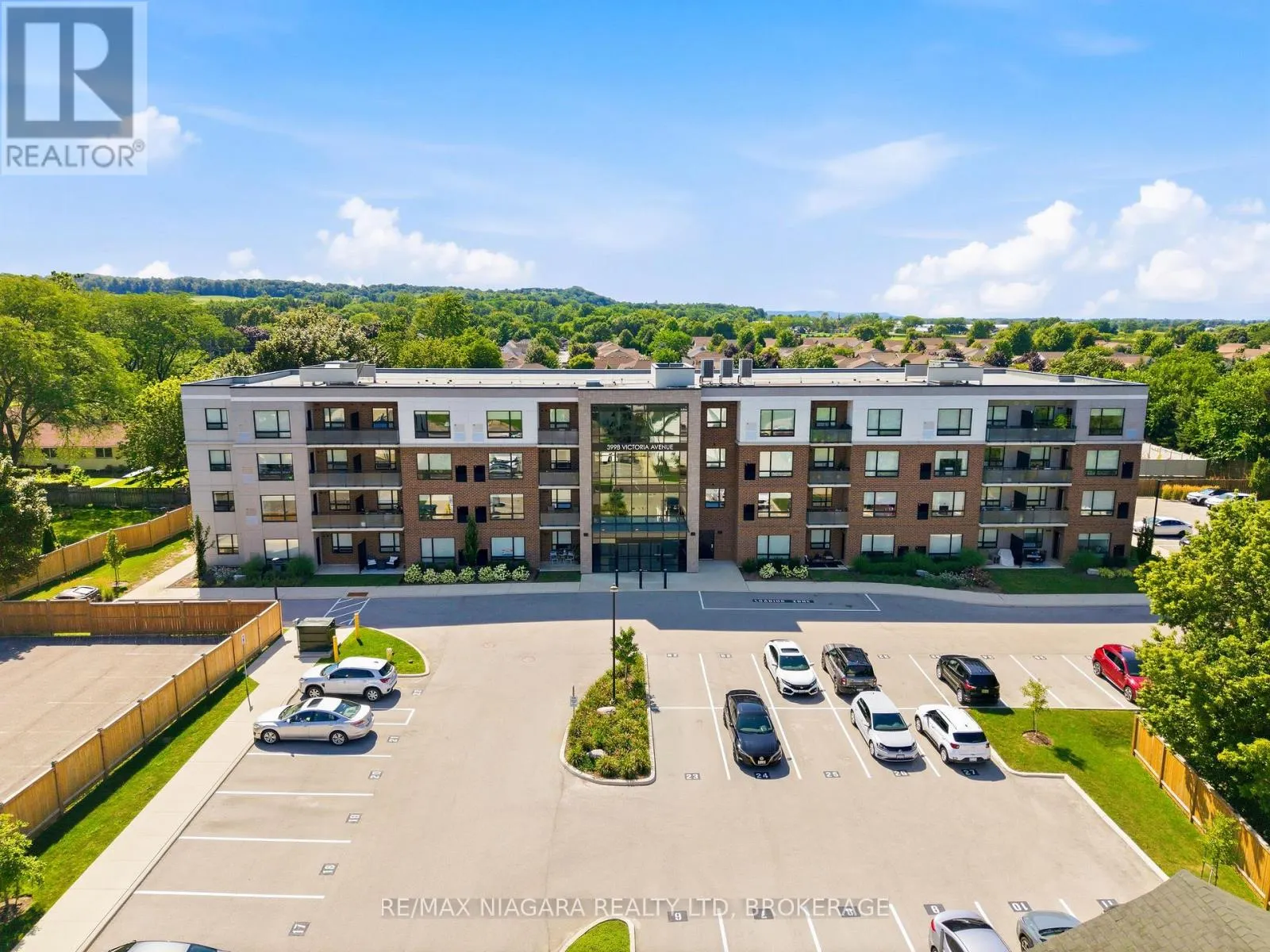 405 - 3998 VICTORIA AVENUE #405