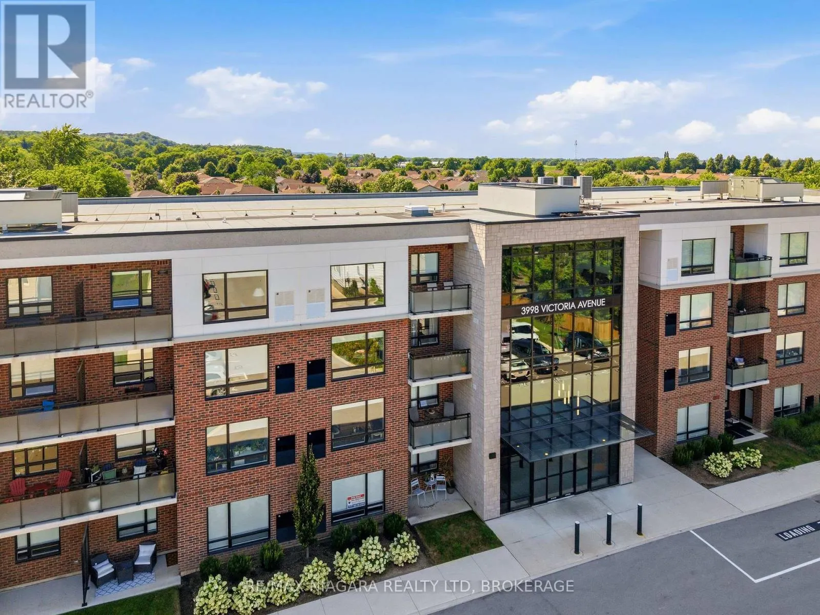 405 - 3998 VICTORIA AVENUE #405