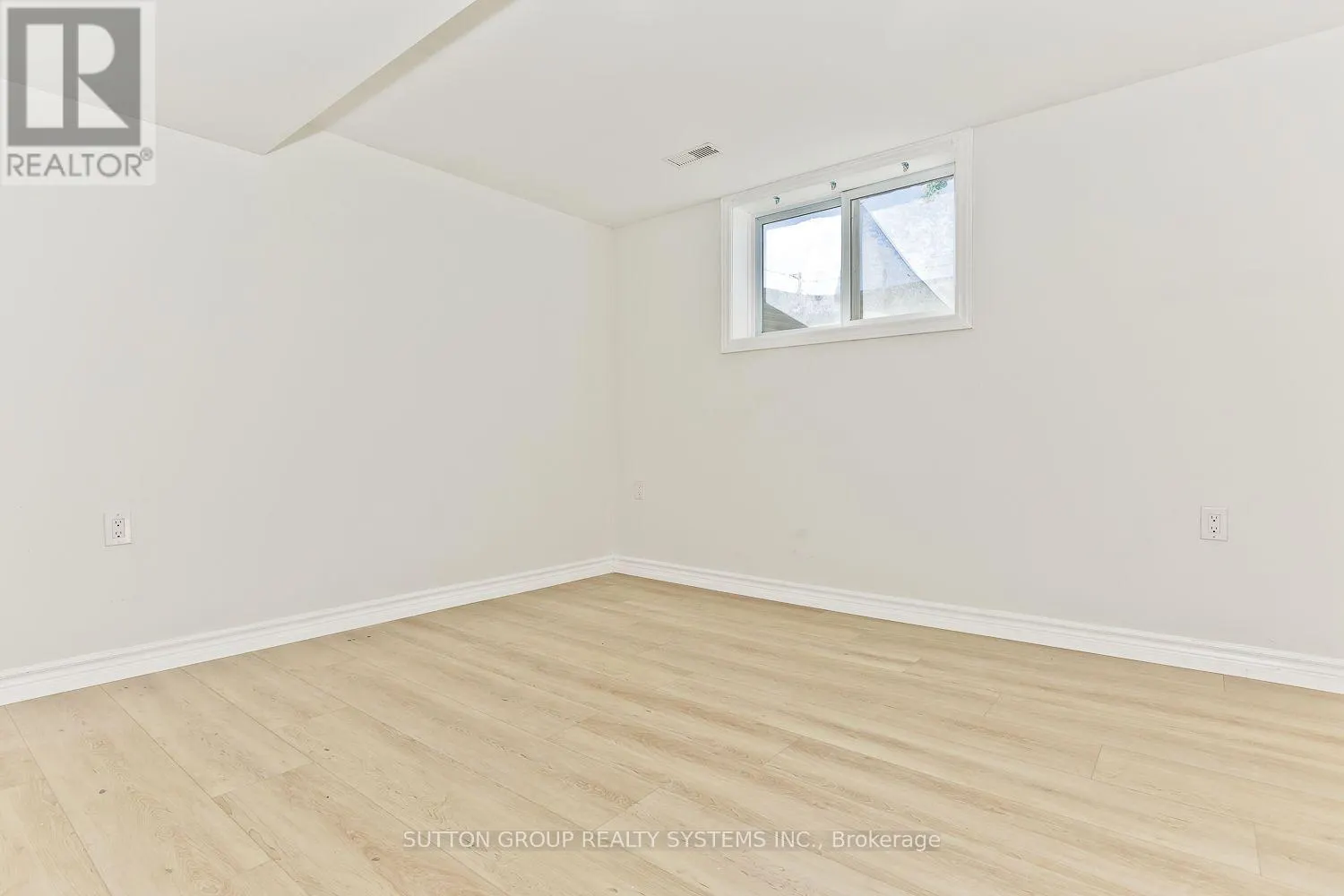 (BASEMENT) 40 JACOBSON AVENUE