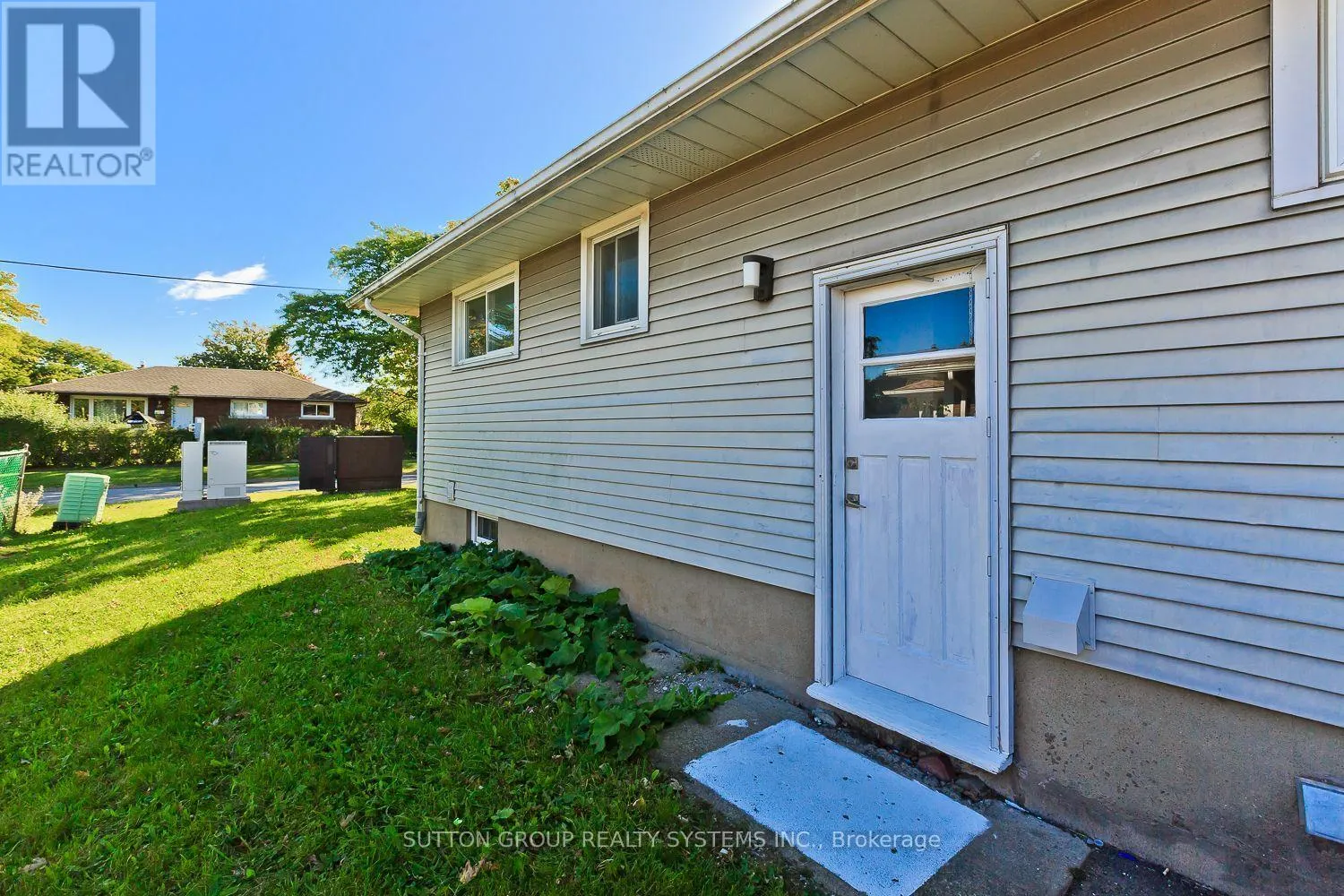 (BASEMENT) 40 JACOBSON AVENUE