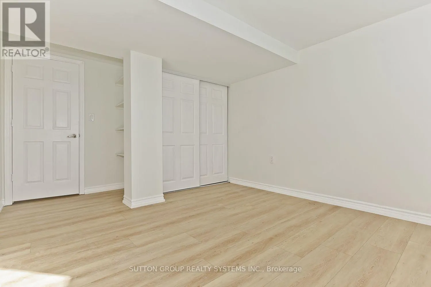 (BASEMENT) 40 JACOBSON AVENUE