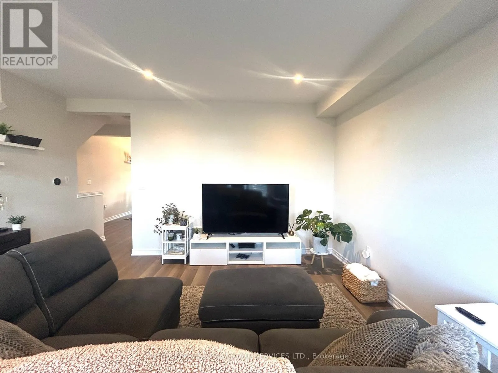 17 - 288 GLOVER ROAD