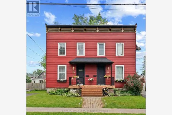 28 5TH STREET E