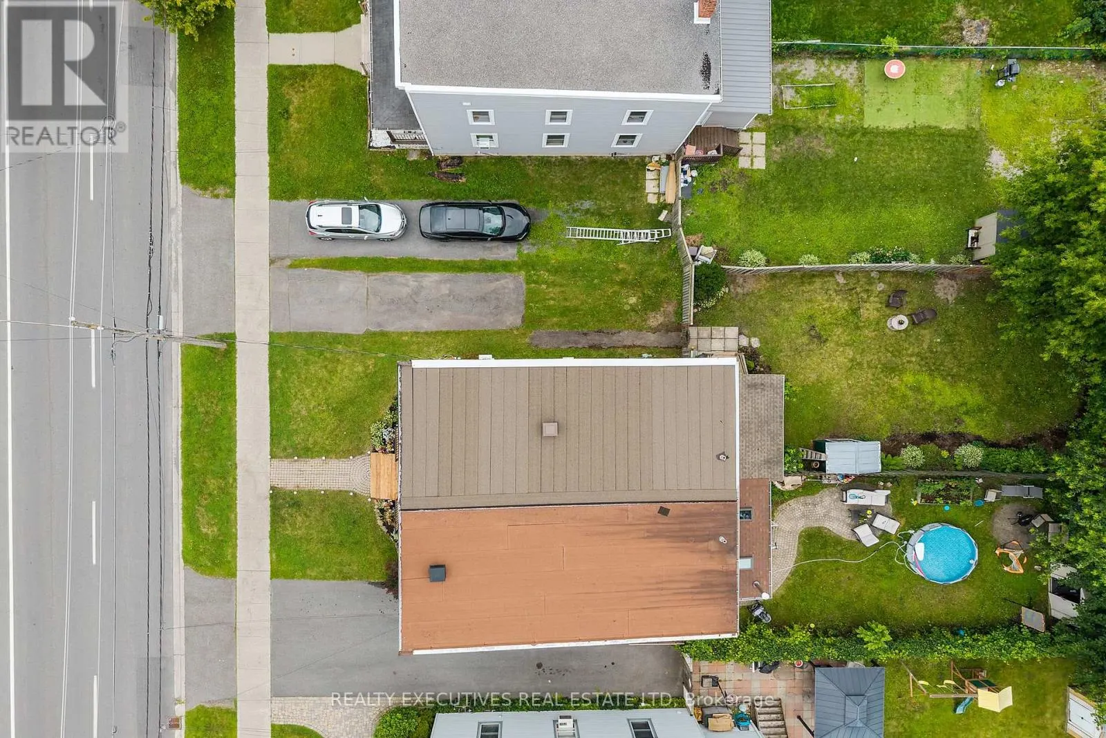28 5TH STREET E