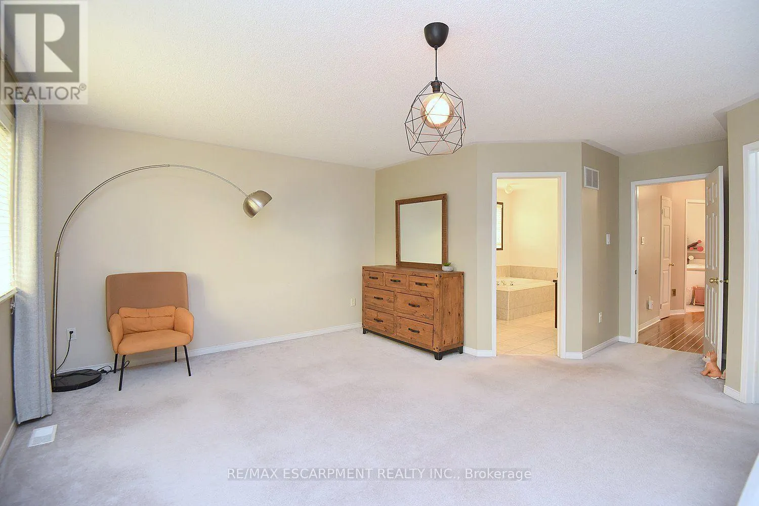 22 MOORE CRESCENT