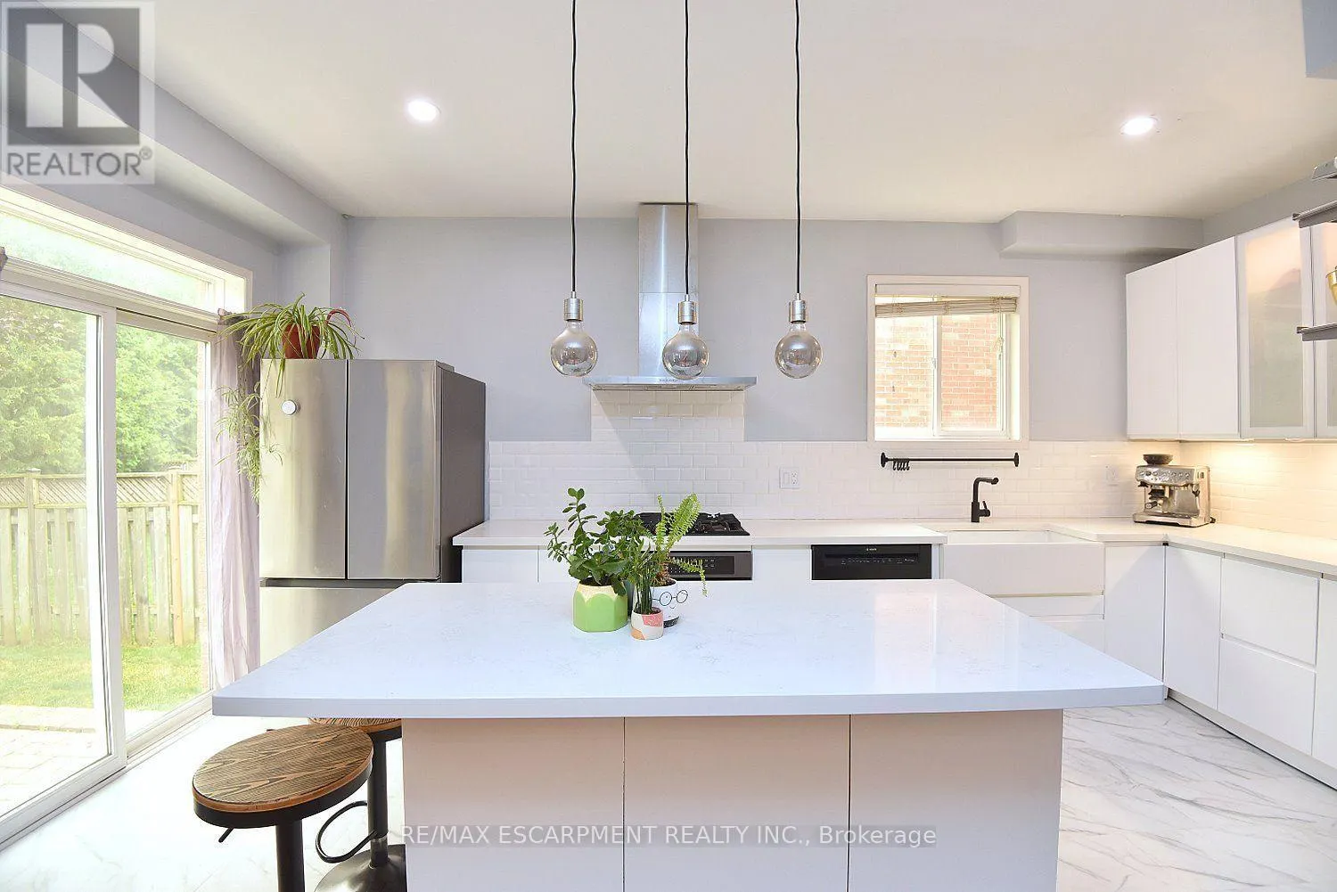22 MOORE CRESCENT