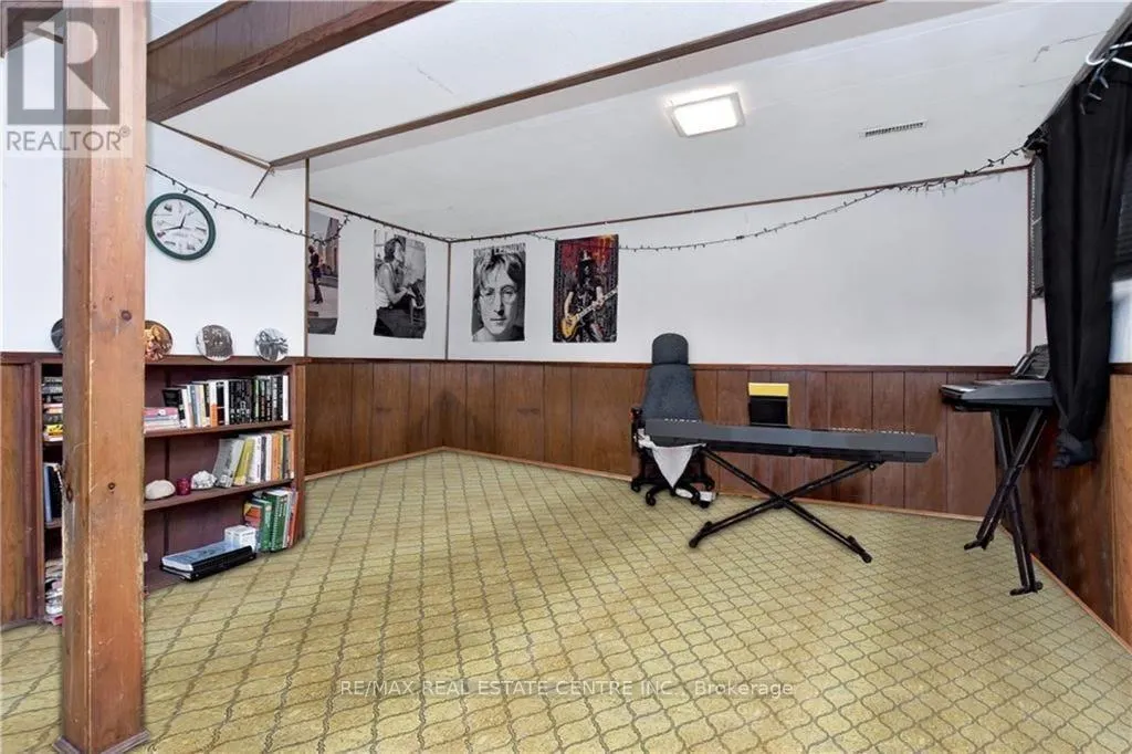 960 MEADOWLANDS DRIVE