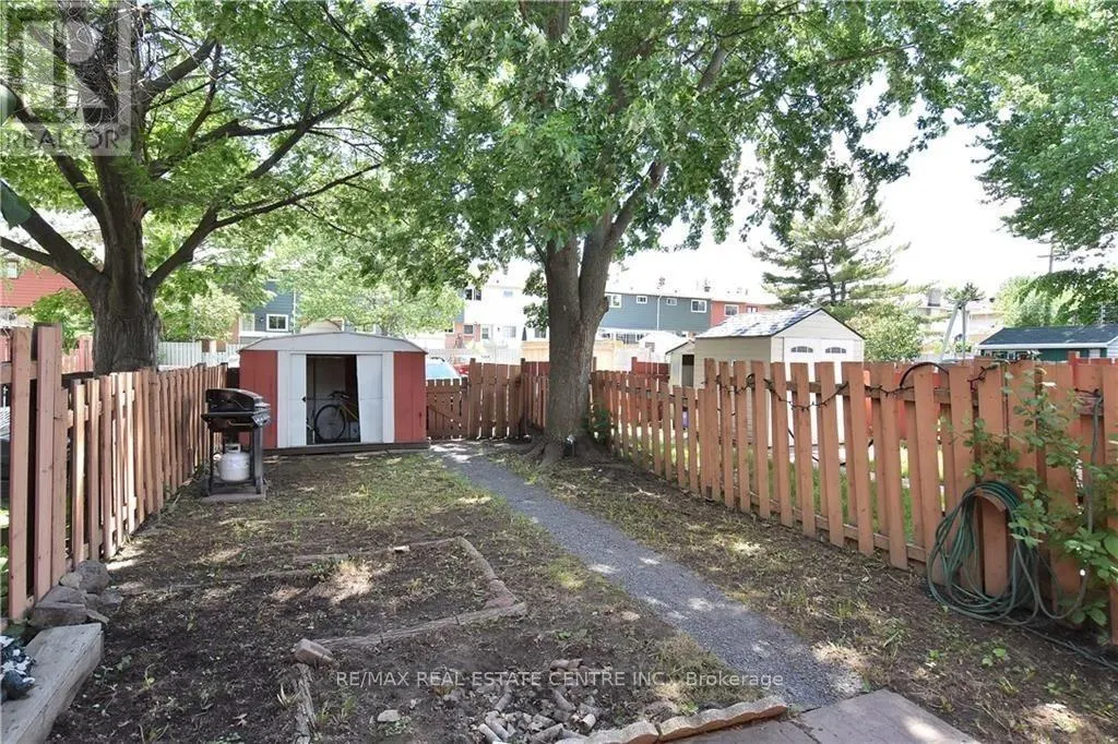 960 MEADOWLANDS DRIVE