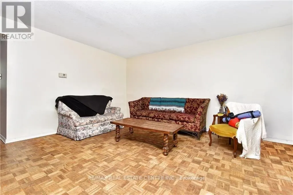 960 MEADOWLANDS DRIVE