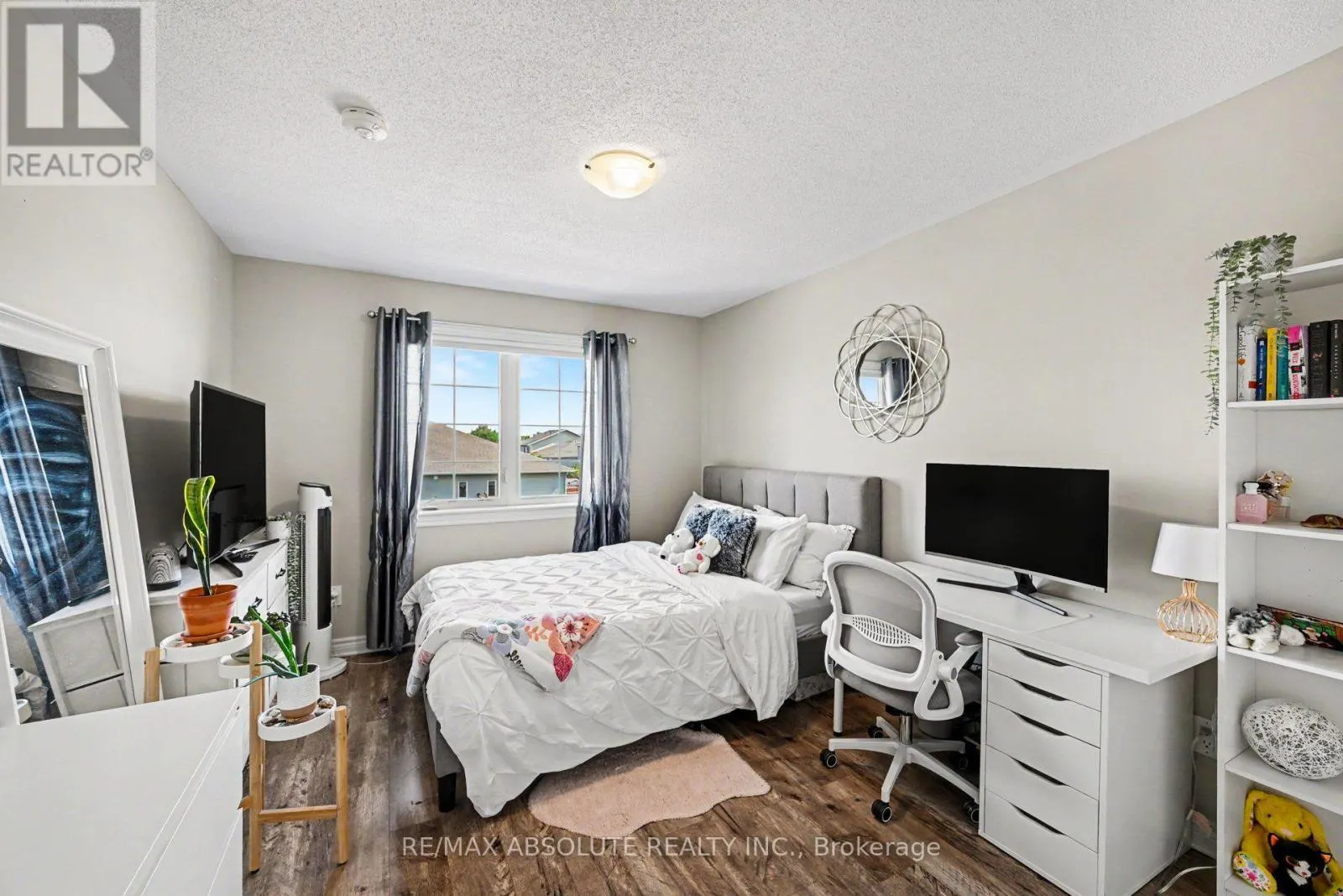 96 BELLWOOD DRIVE