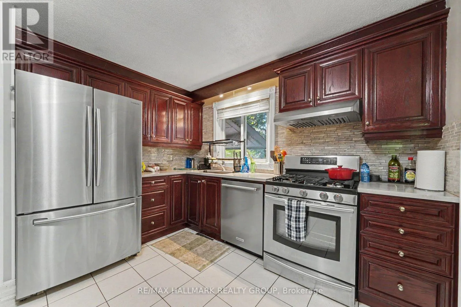 5 LANSFIELD WAY