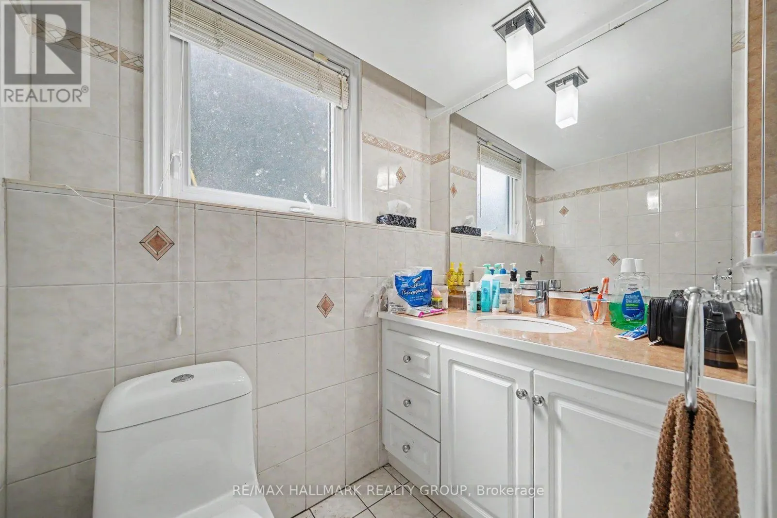 5 LANSFIELD WAY
